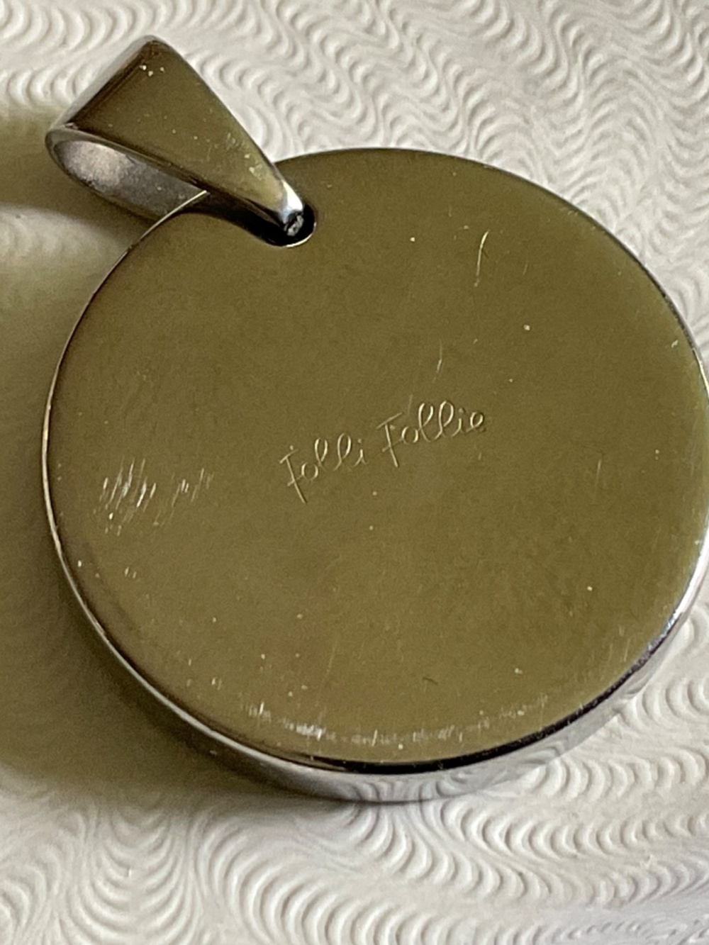 Beautiful Pendant - Picture 3 of 4